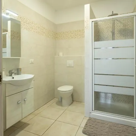 With A Large Garden In The Hills Of Appartement *