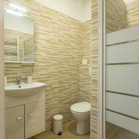 With A Large Garden In The Hills Of Appartement *